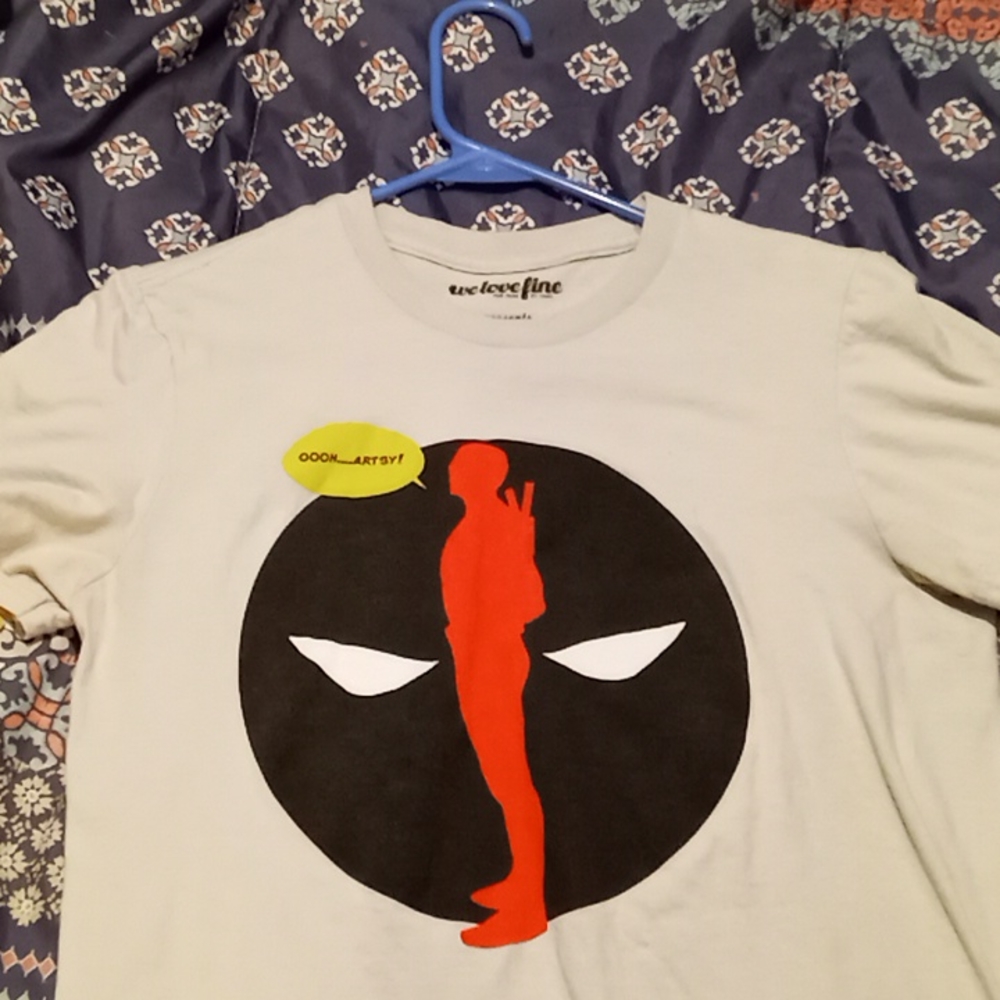 Mens small Deadpool tshirt